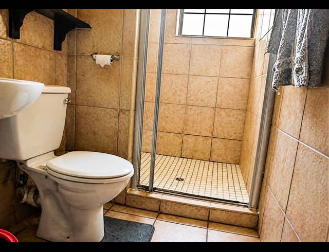 2 BEDROOM PROPERTY TO RENT IN DIE BULT